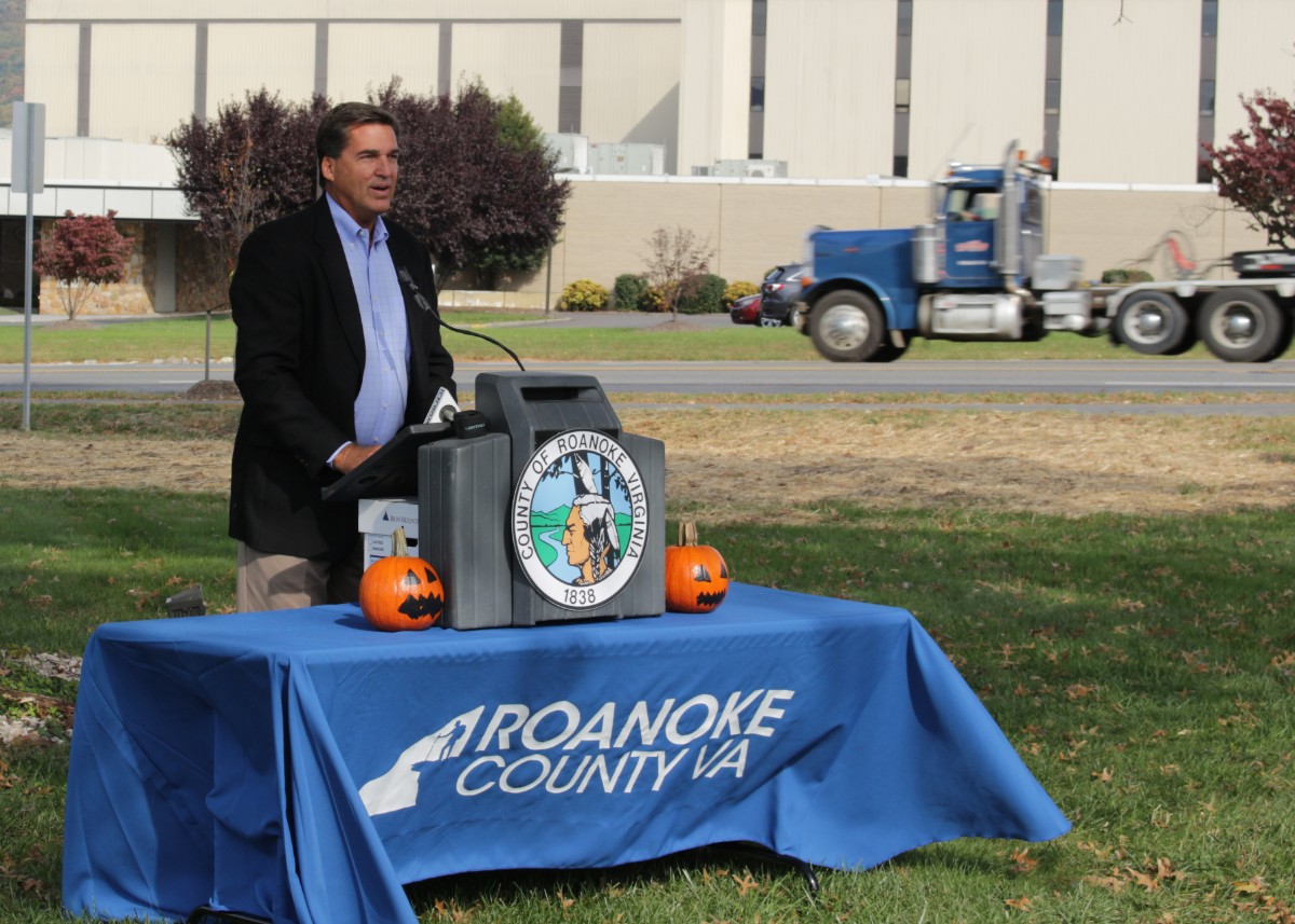 Ribbon Cutting 10/31/18